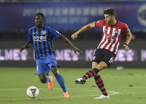 分析师们共 分析师们共