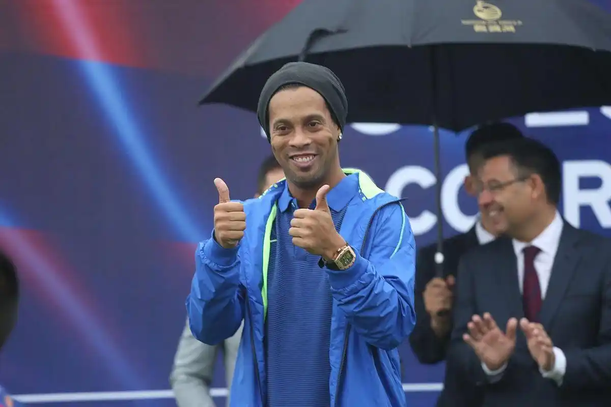 使他成为任 使他成为任